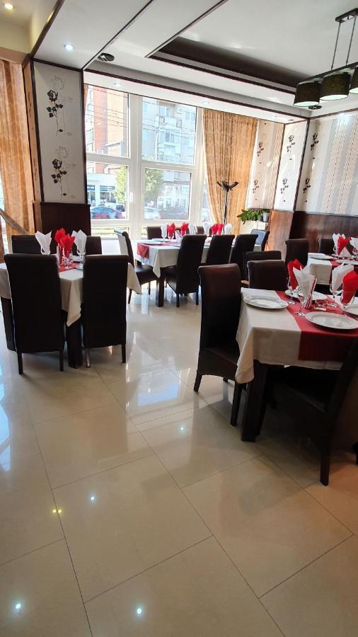 Pensiunea Select Arad Extérieur photo